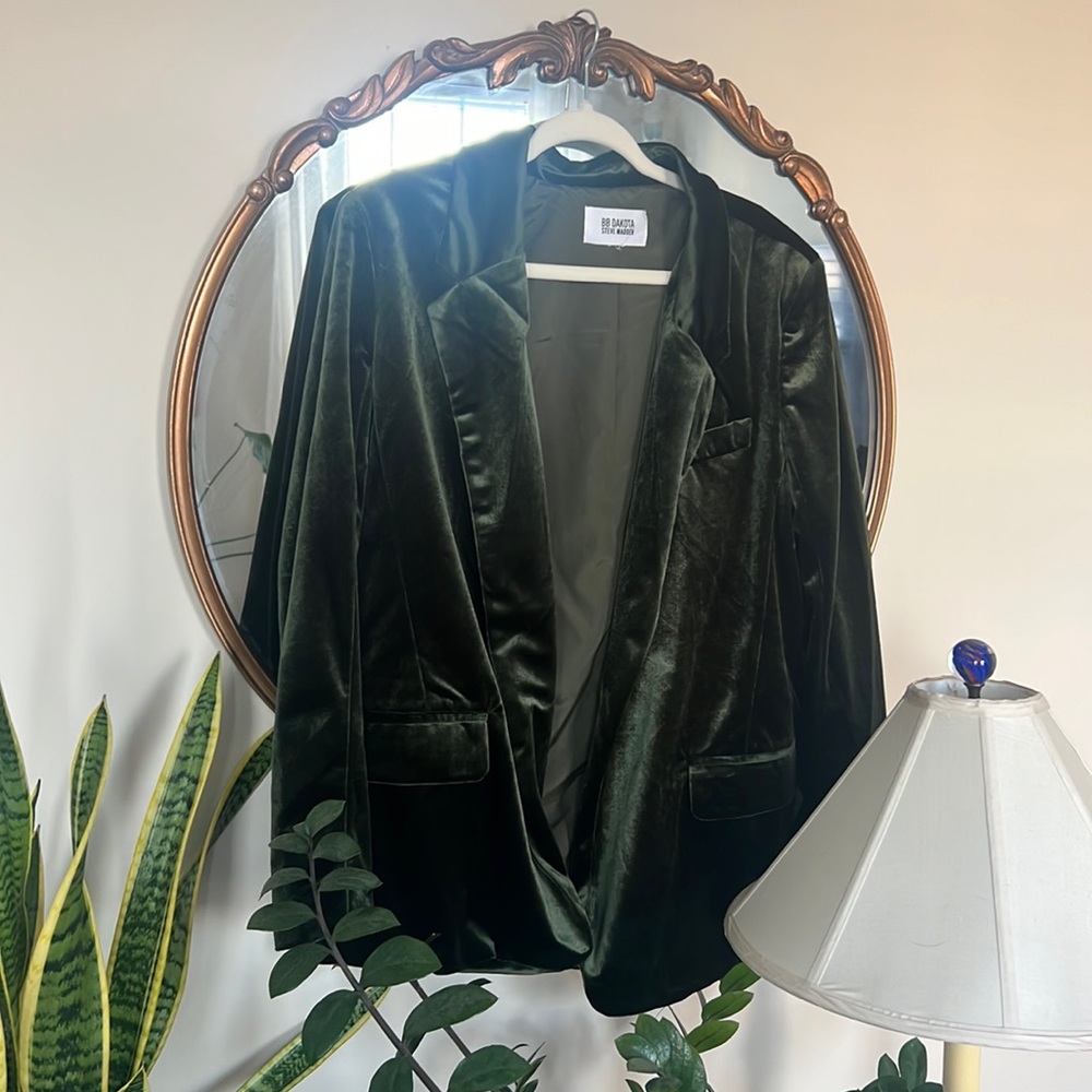 Steve Madden Velvet Blazer